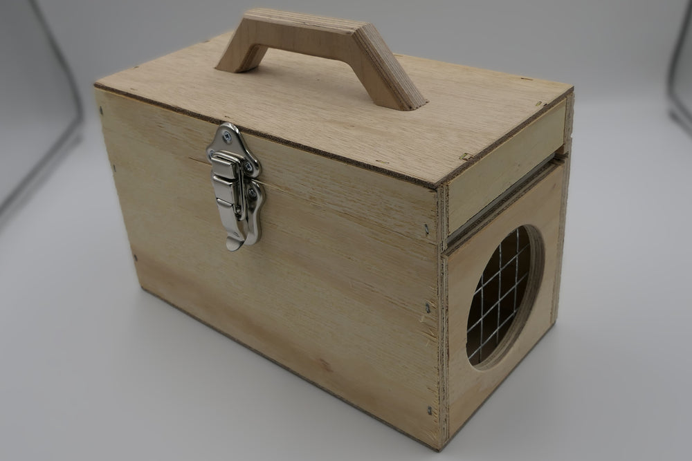 Vogel Transportbox aus Holz klein – sicherer Vogeltransport