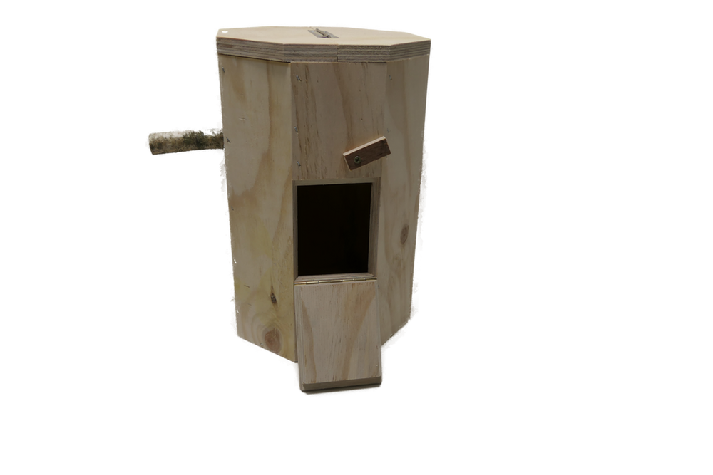 Kleiner 8-Eck Nistkasten 20×30 cm mit Einschlupfloch Ø 6 cm, aufklappbarem Deckel und Kontrollklappe.