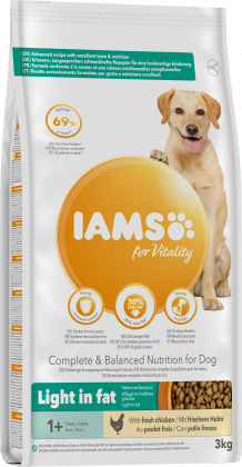 IAMS für Vitality Fettarm Trockenfutter  mit frischem Huhn für ausgewachsene Hunde (Light in Fat)