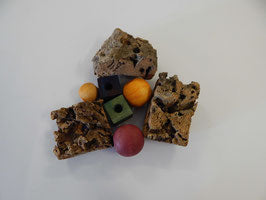 Nachrüstset Kork – Naturmaterial für Schredderspielzeug, Auswahl zwischen Korkeiche und gefärbtem Schredderholz