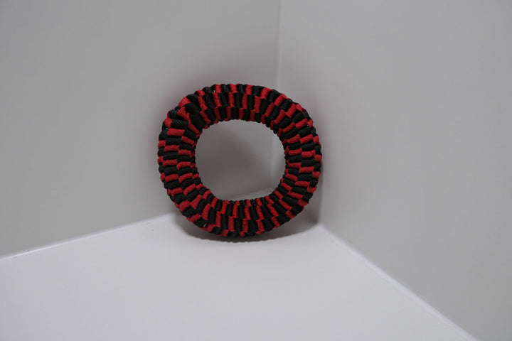 Spielzeug Schnur Ring rot & schwarz